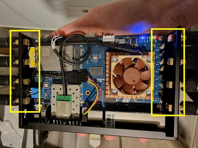 Right angle RP-SMA connector